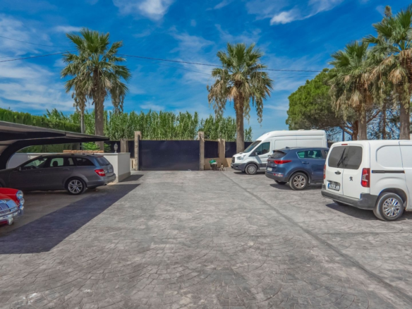 6-bedroom Detached Villa In Heredades, Spain (299 M²)
