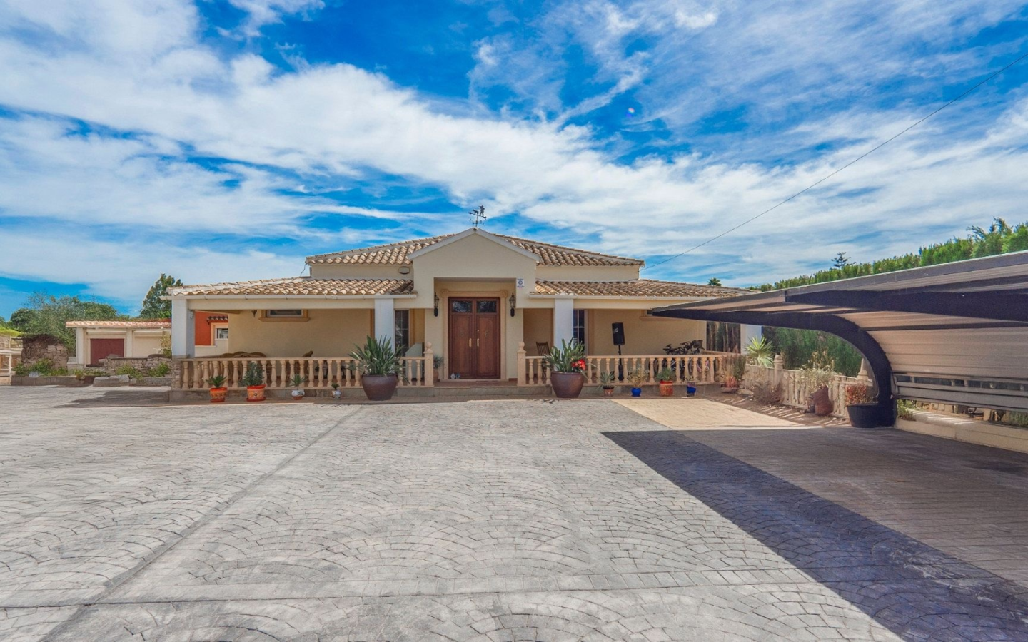6-bedroom Detached Villa In Heredades, Spain (299 M²)