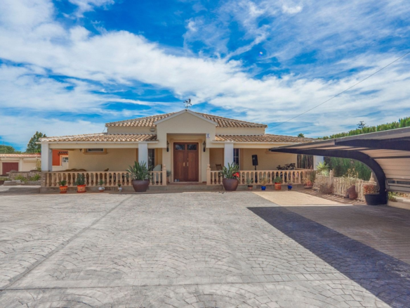 6-bedroom Detached Villa In Heredades, Spain (299 M²)