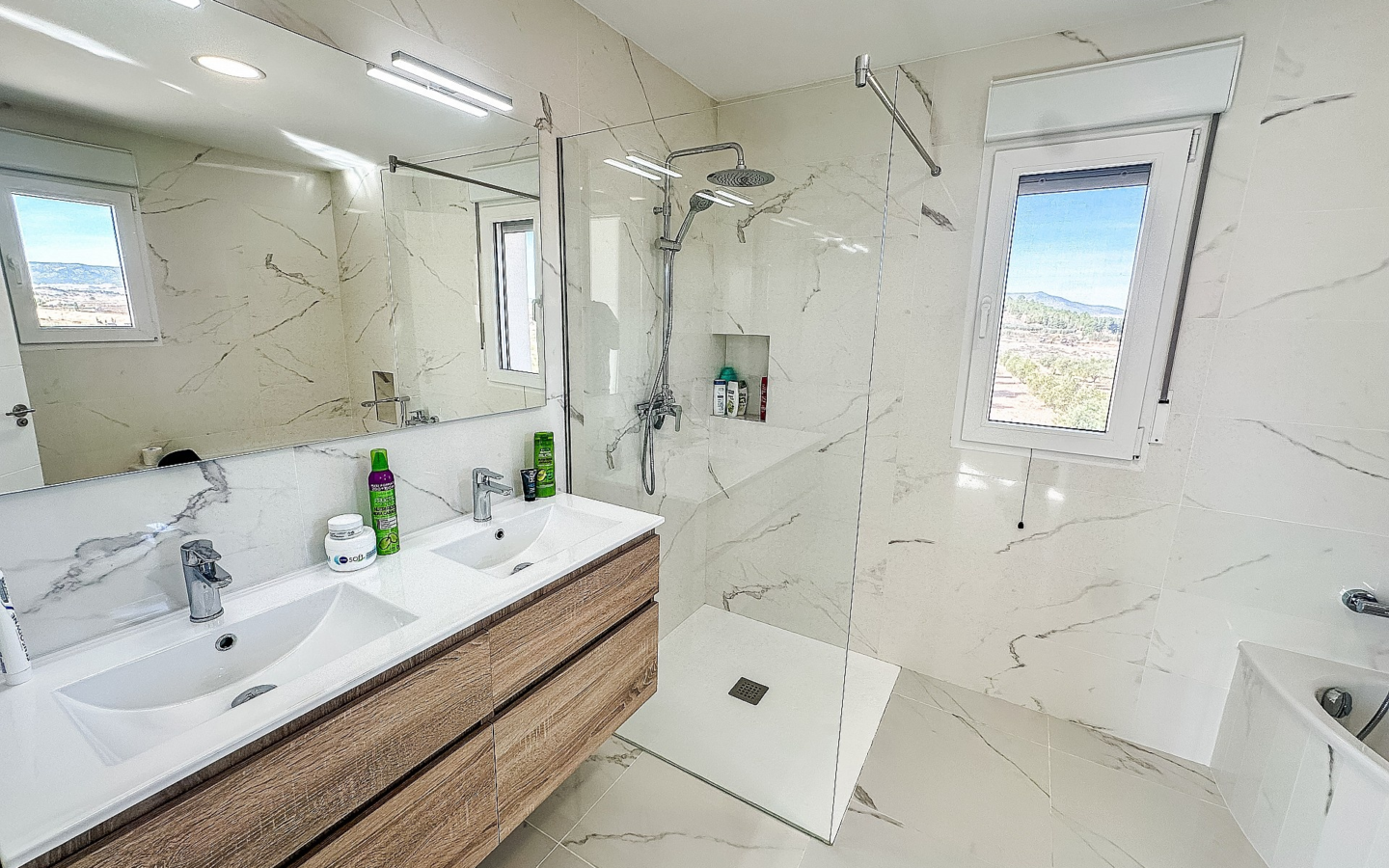 4-bedroom Detached Villa In Sax, Spain (180 M²)