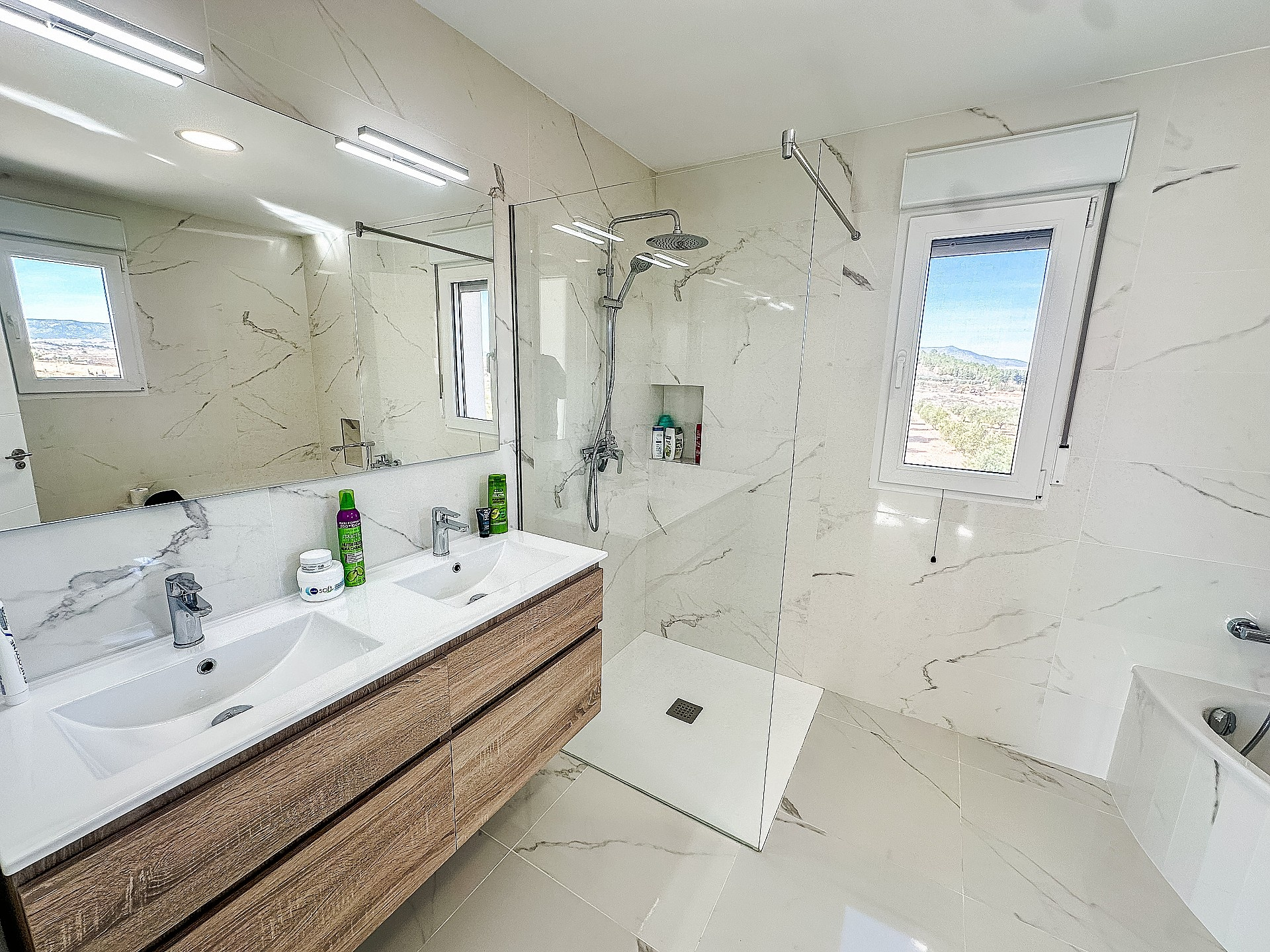 4-bedroom Detached Villa In Sax, Spain (180 M²)