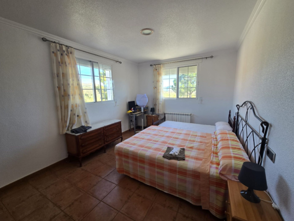 8-bedroom Detached Villa In Sax, Spain (325 M²)