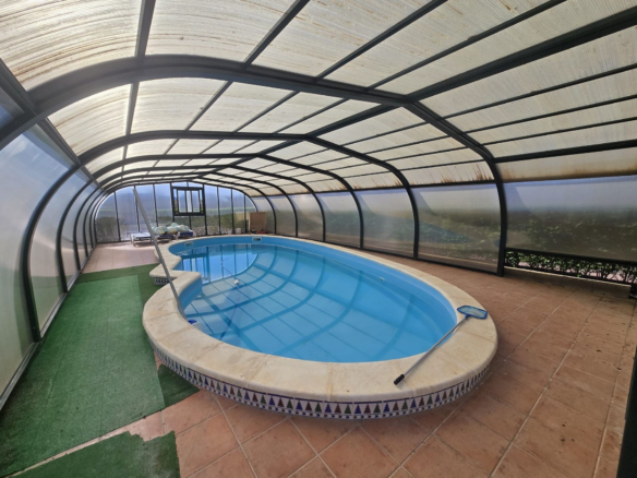 8-bedroom Detached Villa In Sax, Spain (325 M²)