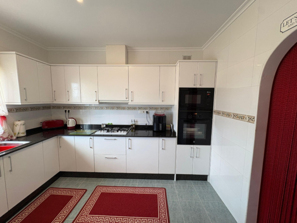 3-bedroom Detached Villa In Pinoso, Spain (160 M²)