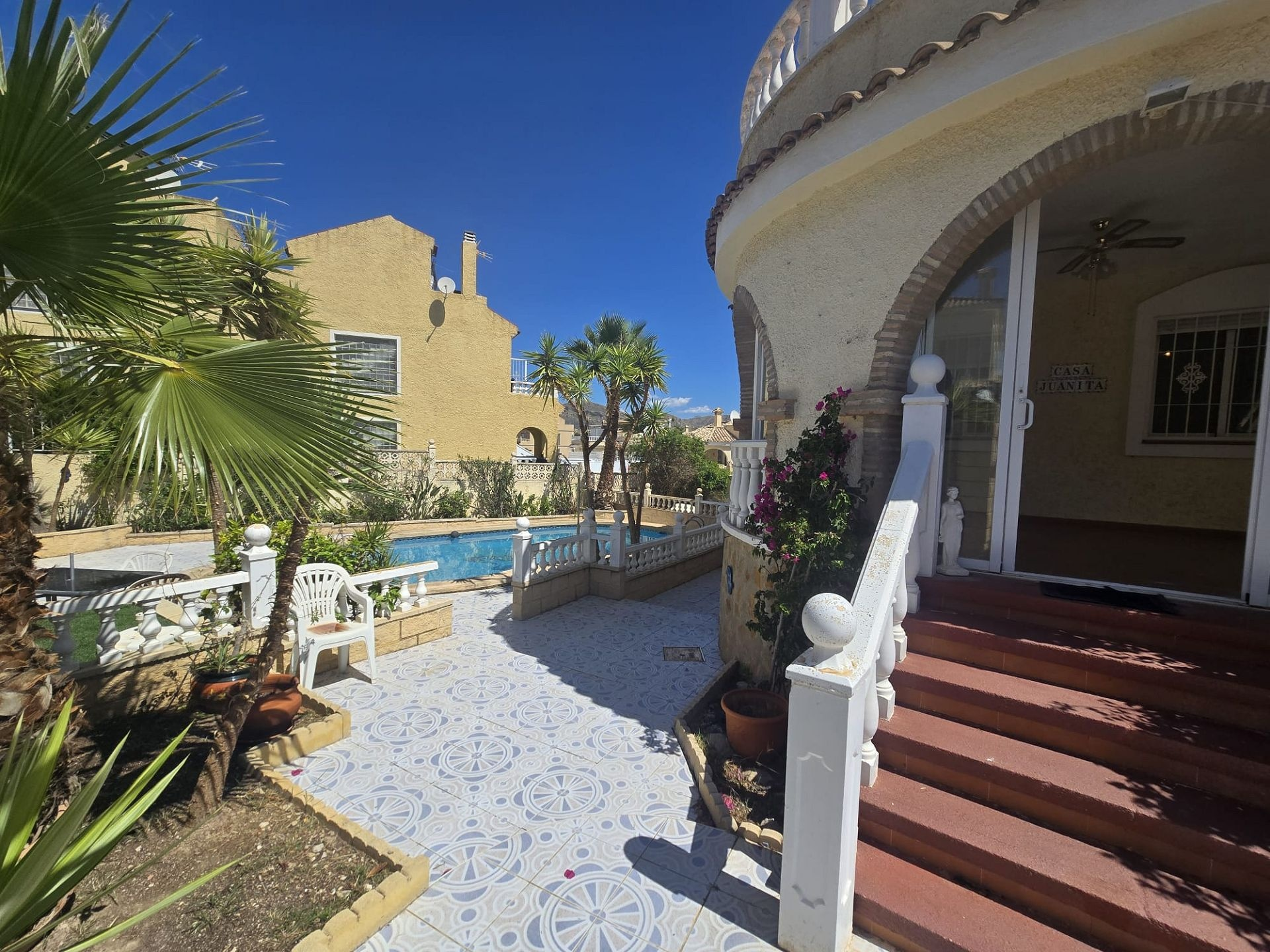 5-bedroom Detached Villa In Monforte Del Cid, Spain (205 M²)