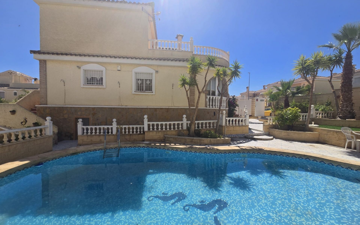 5-bedroom Detached Villa In Monforte Del Cid, Spain (205 M²)