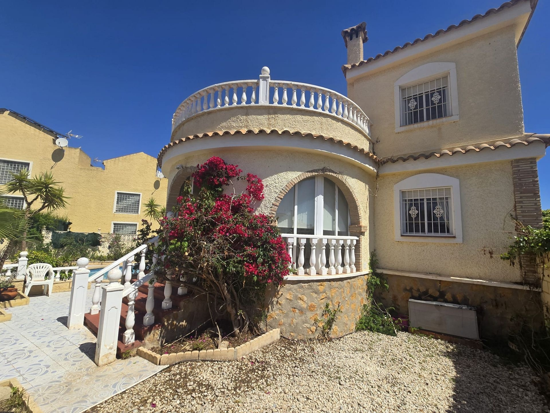 5-bedroom Detached Villa In Monforte Del Cid, Spain (205 M²)