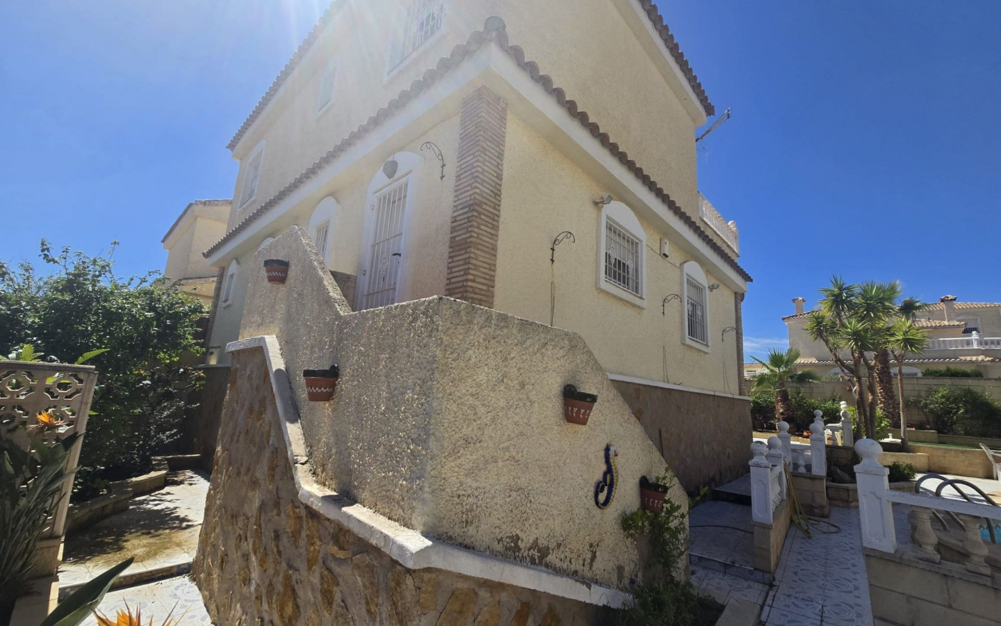 5-bedroom Detached Villa In Monforte Del Cid, Spain (205 M²)