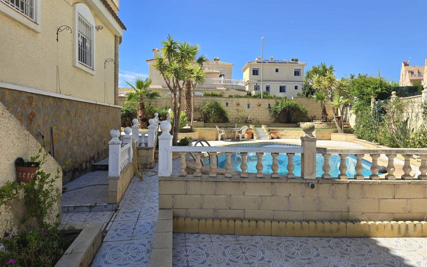 5-bedroom Detached Villa In Monforte Del Cid, Spain (205 M²)