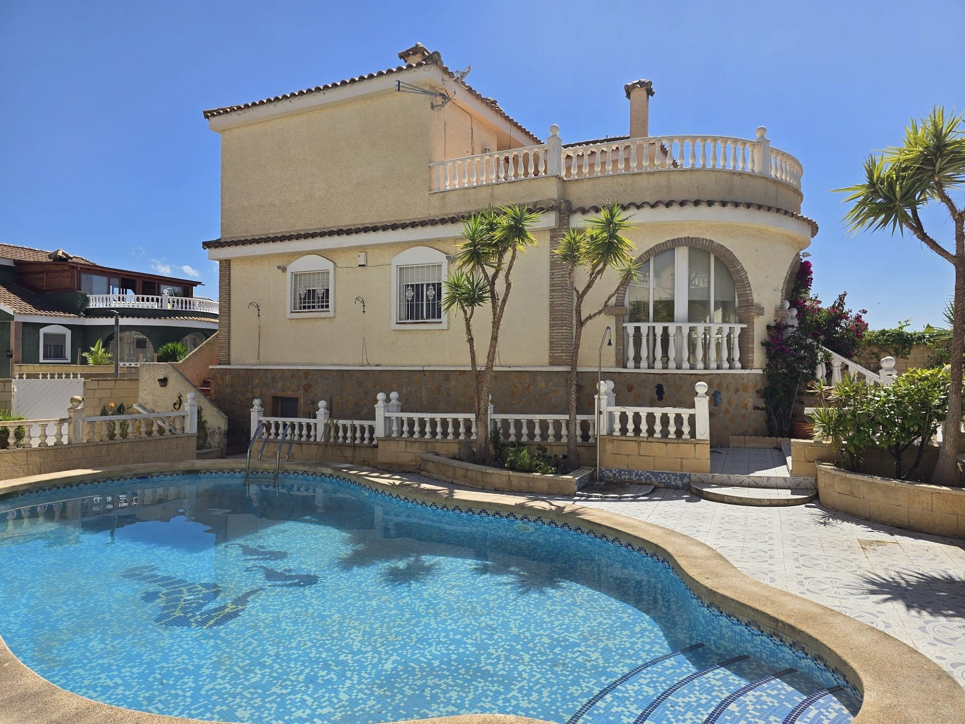 5-bedroom Detached Villa In Monforte Del Cid, Spain (205 M²)