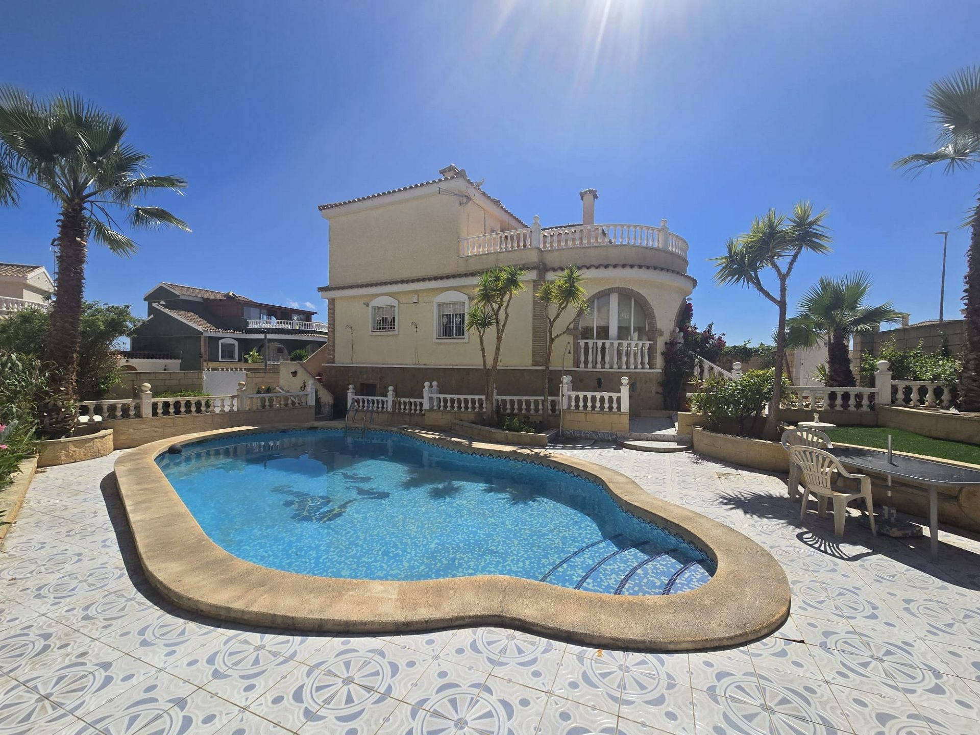 5-bedroom Detached Villa In Monforte Del Cid, Spain (205 M²)