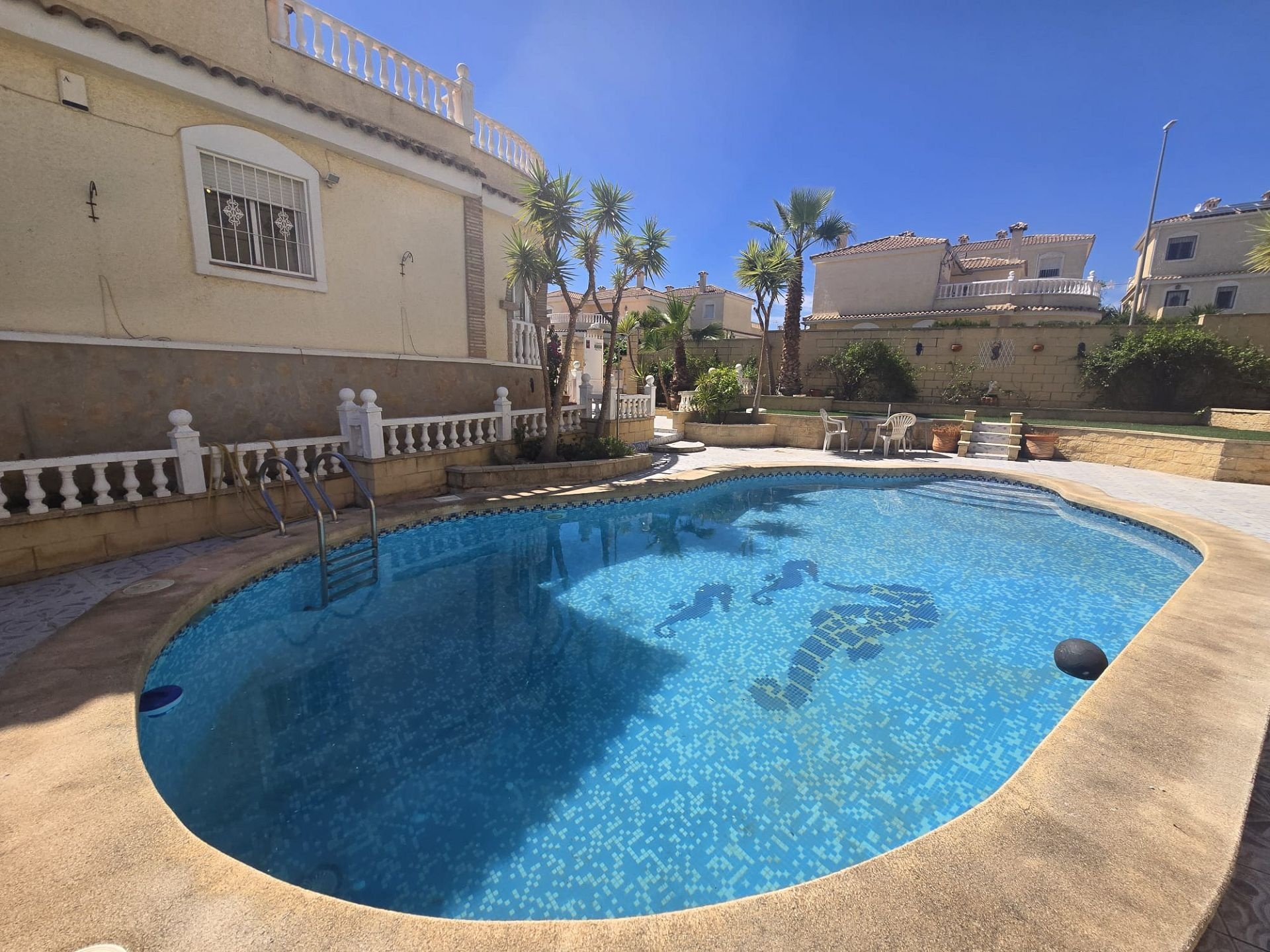 5-bedroom Detached Villa In Monforte Del Cid, Spain (205 M²)