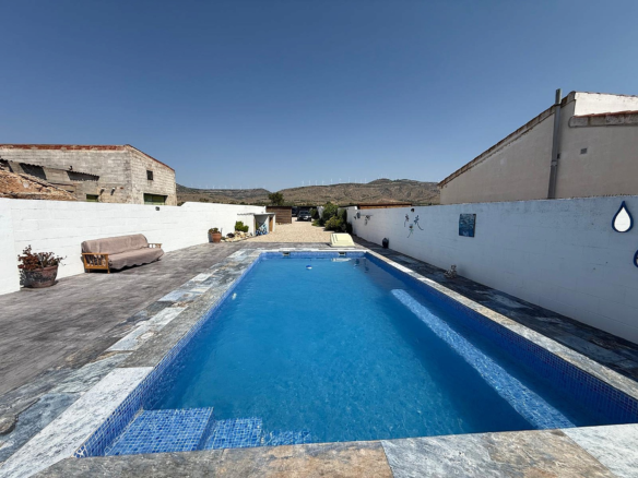 3-bedroom Detached Villa In Caudete, Spain (150 M²)