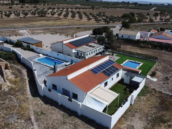 3-bedroom Detached Villa In Caudete, Spain (150 M²)