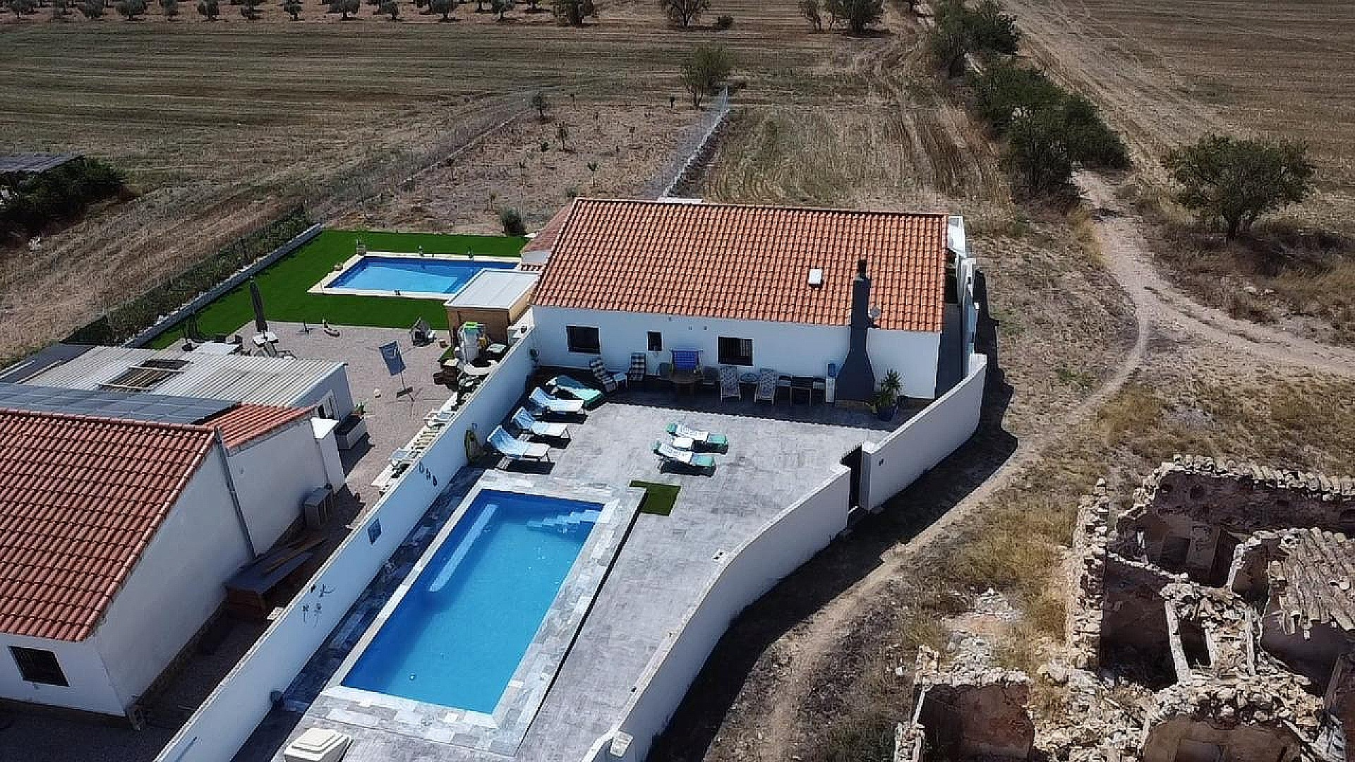 3-bedroom Detached Villa In Caudete, Spain (150 M²)