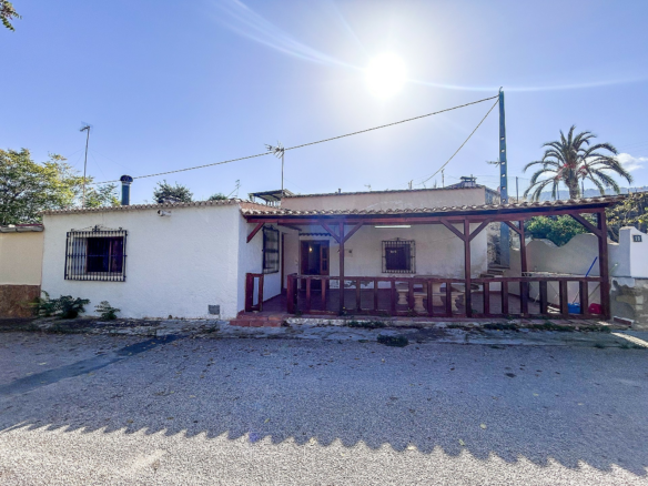 4-bedroom Cave House In Casas Del Señor, Spain (250 M²)