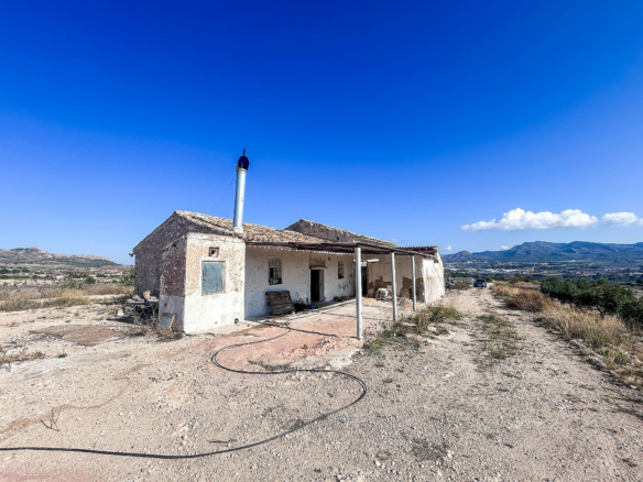 2-bedroom Country House In Elda, Spain (180 M²)