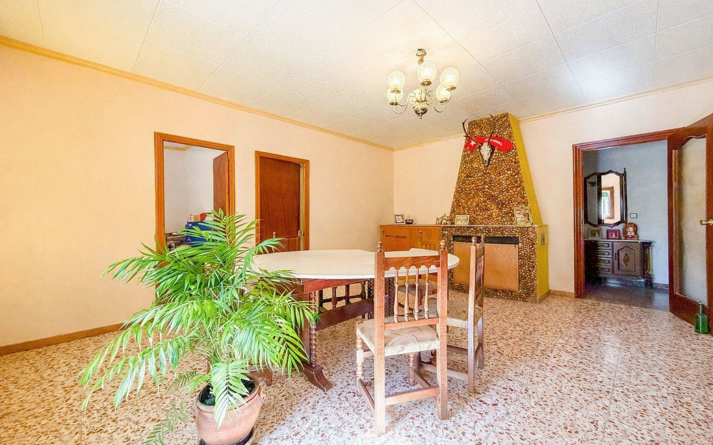 6-bedroom Country House In Pinoso, Spain (291 M²)