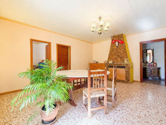 6-bedroom Country House In Pinoso, Spain (291 M²)