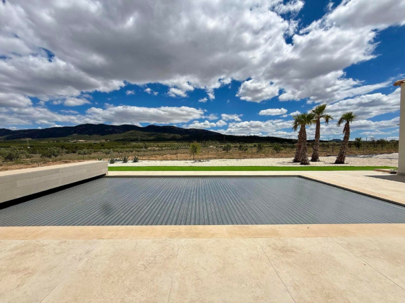 3-bedroom Detached Villa In Salinas, Spain (130 M²)