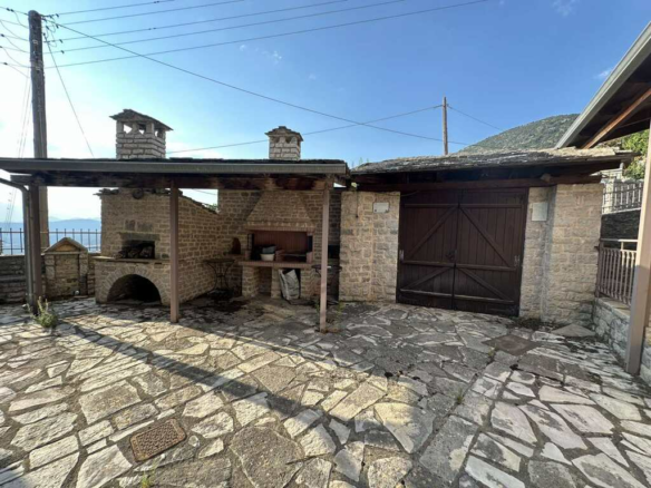 Hotel In Konitsa, Greece (310 M²)