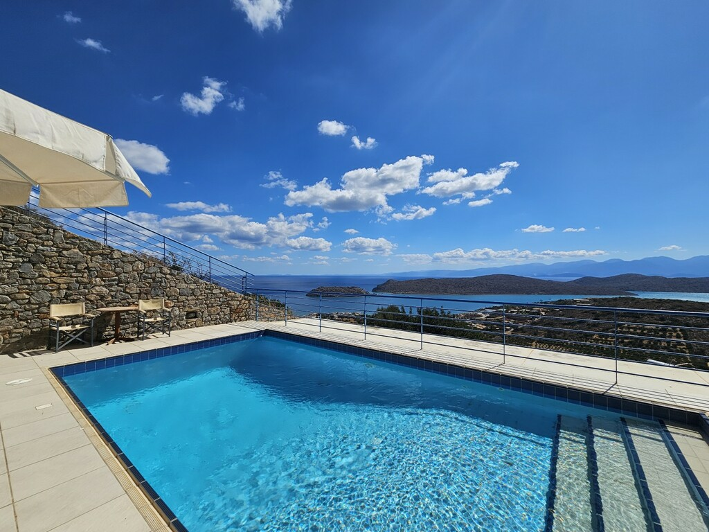 3-bedroom Villa In Agios Nikolaos, Greece (113 M²)
