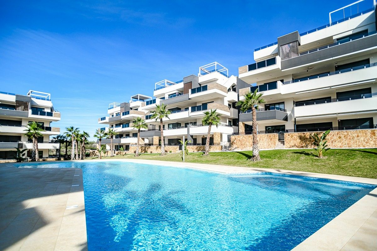 2-bedroom Penthouse In Orihuela Costa, Spain (75 M²)