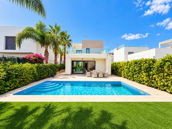 3-bedroom Villa In Almoradi, Spain (125 M²)