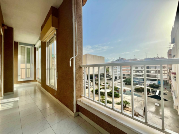 3-bedroom Apartment In Torrevieja, Spain (106 M²)