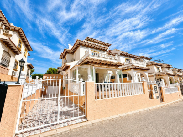 2-bedroom House In Cabo Roig, Spain (97 M²)
