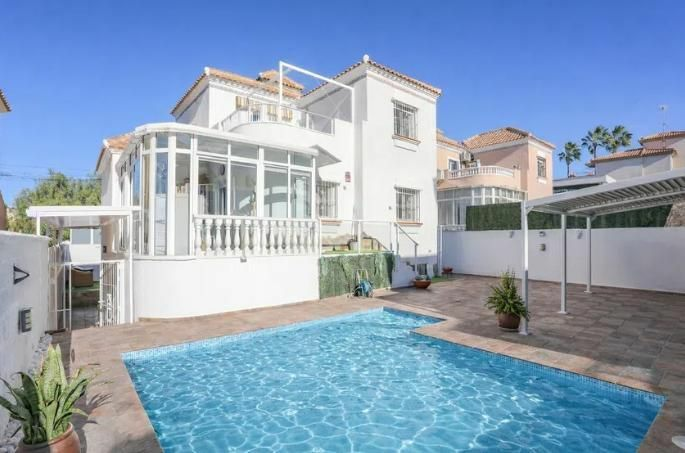 4-bedroom Villa In Orihuela Costa, Spain (270 M² Plot)