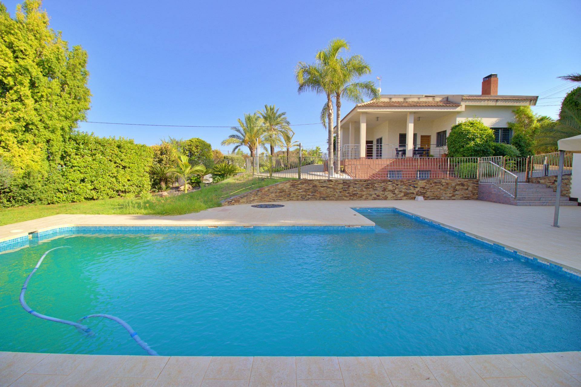 4-bedroom Villa In Peña Las Aguilas, Spain (500 M²)