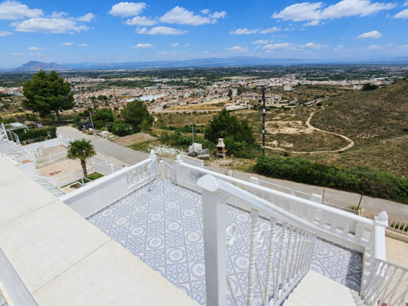 3-bedroom House In Almoradi, Spain (188 M²)