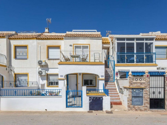 3-bedroom Apartment In Torrevieja, Spain (110 M²)
