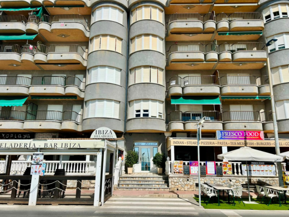 3-bedroom Apartment In Torrevieja, Spain (120 M²)