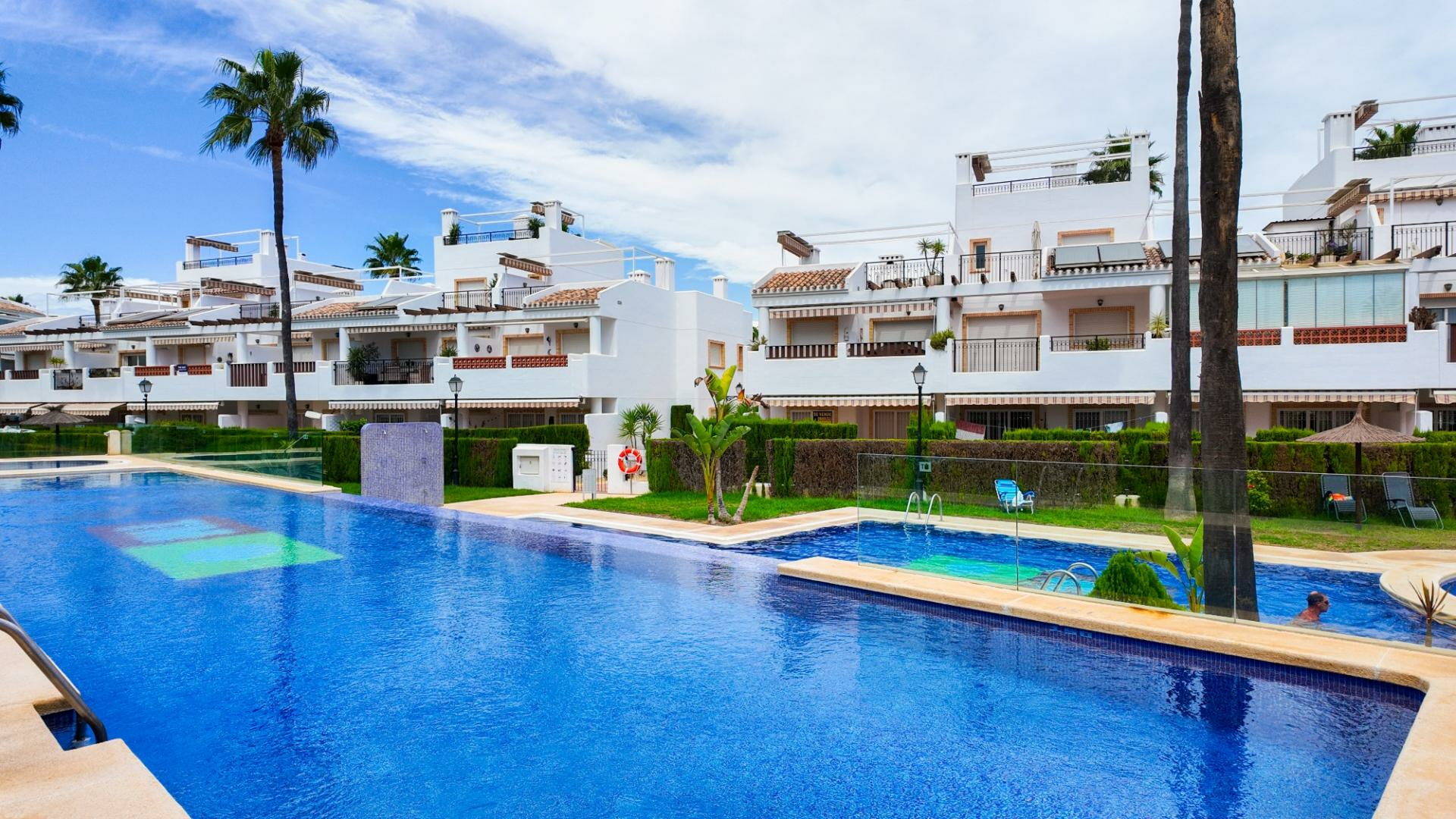 2-bedroom Apartment In Orihuela Costa, Spain (122 M²)