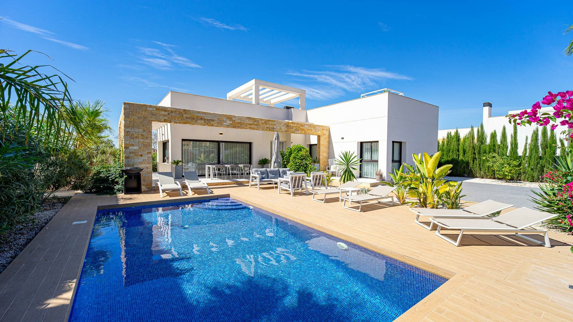 3-bedroom Villa In Rojales, Spain (117 M²)