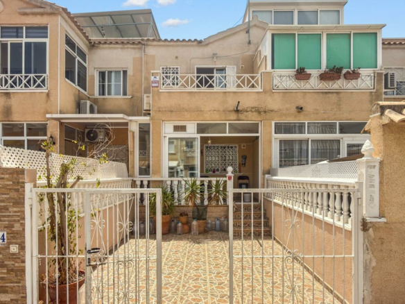 2-bedroom Terraced House In Torrevieja, Spain (69 M²)