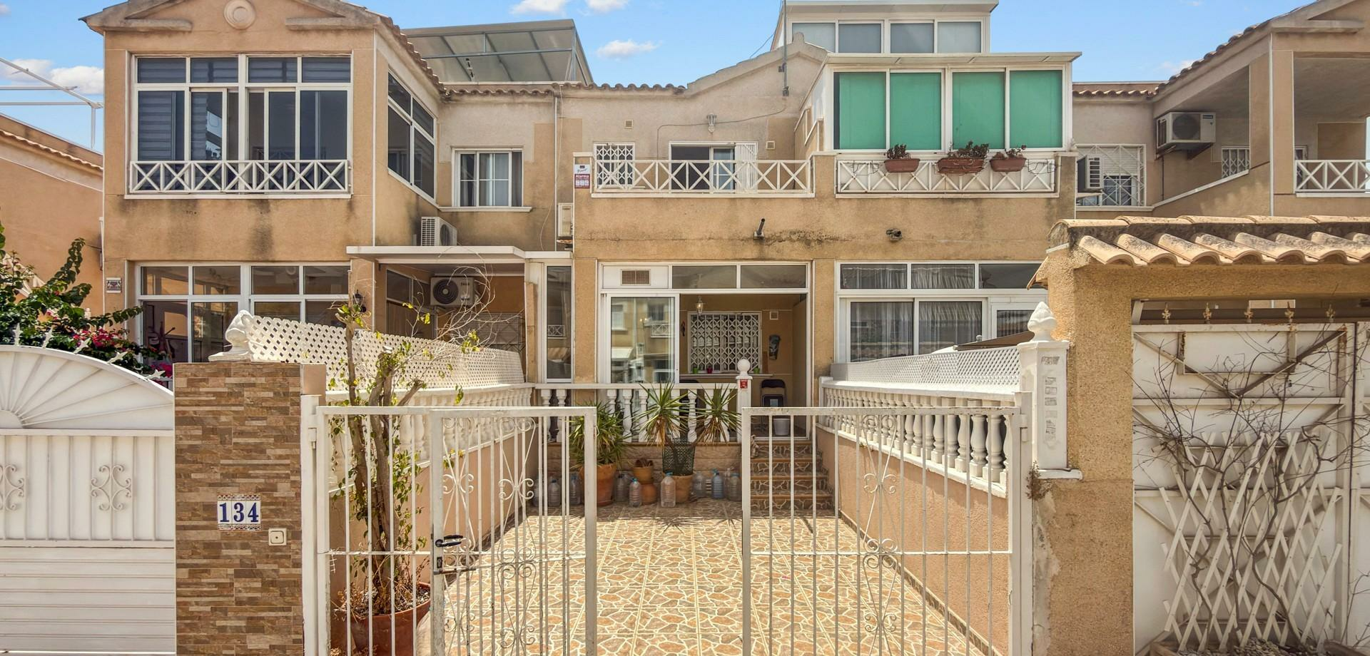 2-bedroom Terraced House In Torrevieja, Spain (69 M²)