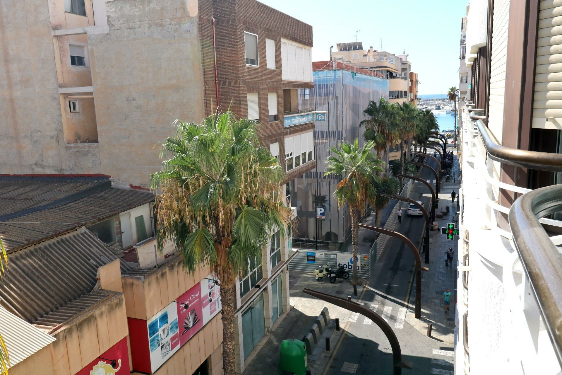 3-bedroom Apartment In Torrevieja, Spain (97 M²)