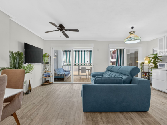 3-bedroom Apartment In Torrevieja, Spain (117 M²)