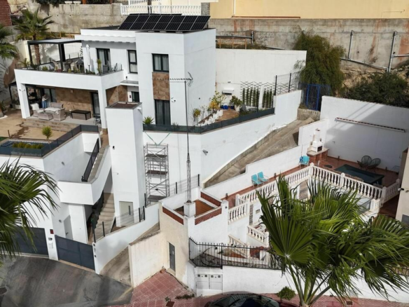 3-bedroom Villa In Formentera Del Segura, Spain (225 M²)