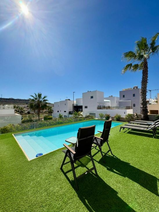 3-bedroom Villa In Benijofar, Spain (148 M²)