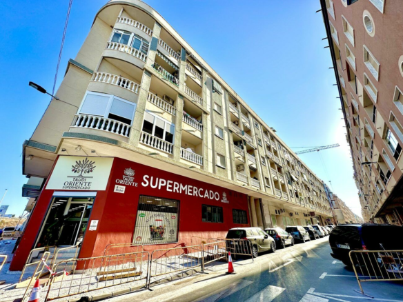 3-bedroom Apartment In Torrevieja, Spain (75 M²)