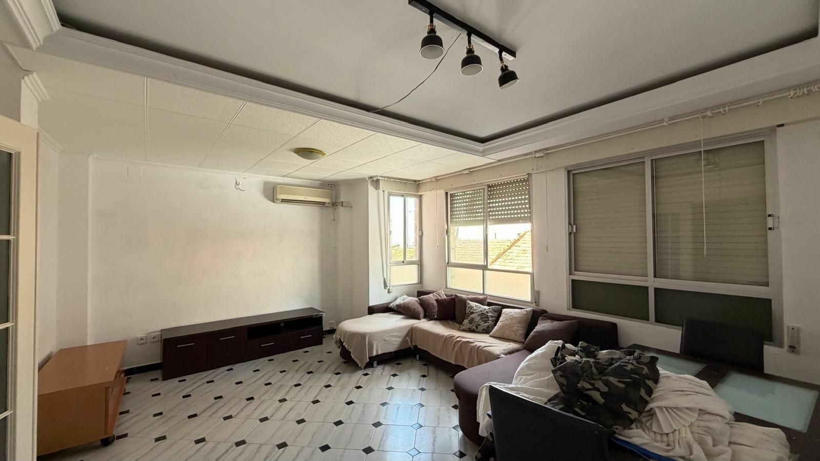 3-bedroom Apartment In Torrevieja, Spain (87 M²)