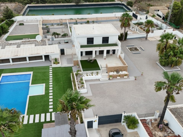 8-bedroom Villa In Los Montesinos, Spain (377 M²)