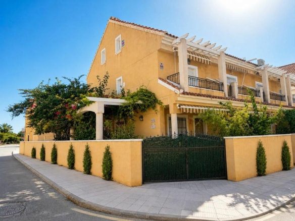 4-bedroom Terraced House In Pilar De La Horadada, Spain (122 M²)