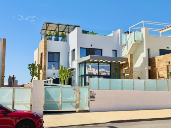 3-bedroom Villa In Orihuela Costa, Spain (132 M²)