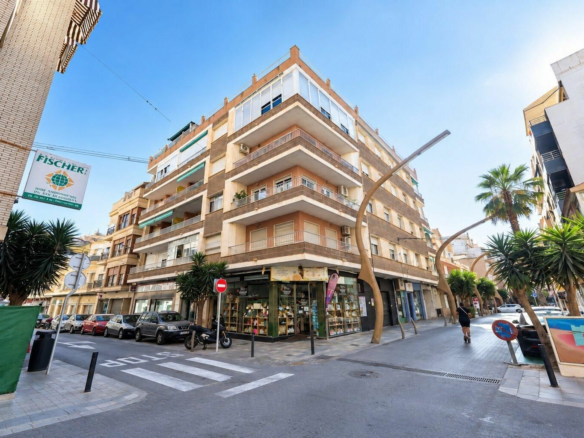 3-bedroom Apartment In Torrevieja, Spain (104 M²)
