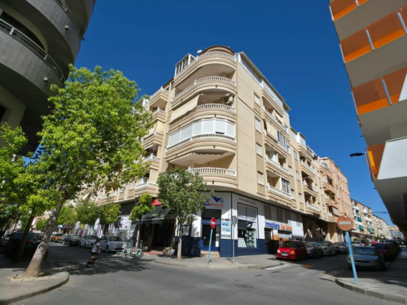 3-bedroom Apartment In Torrevieja, Spain (86 M²)
